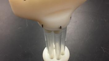 pipetting tool adapter