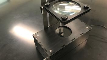 Magnification Stage